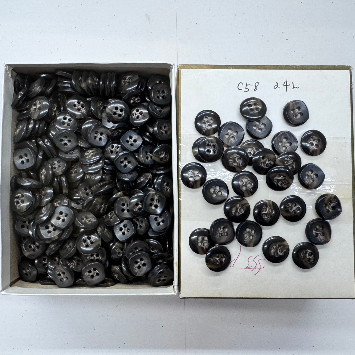 ASTRO Vintage Made in Italy 4-Hole Marbled Sewing Buttons – 24L, 30L & 32L – Wholesale Gross Boxes