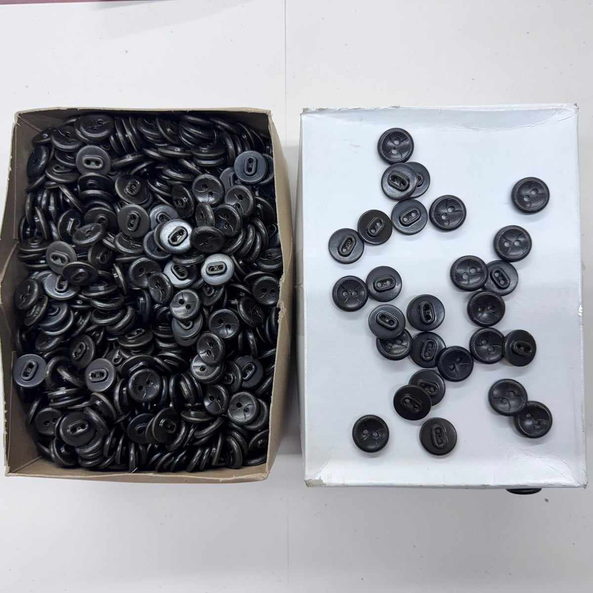 AVALON 30L 2-Hole Sewing Buttons – Black, Brown & Natural Brown – Wholesale Gross Boxes
