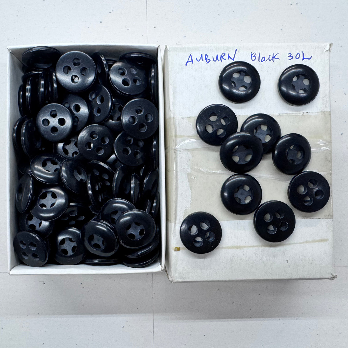AUBURN Made in Italy 4-Hole Marbled Sewing Buttons – 30L, 36L & 40L – 1 Gross Wholesale Boxes
