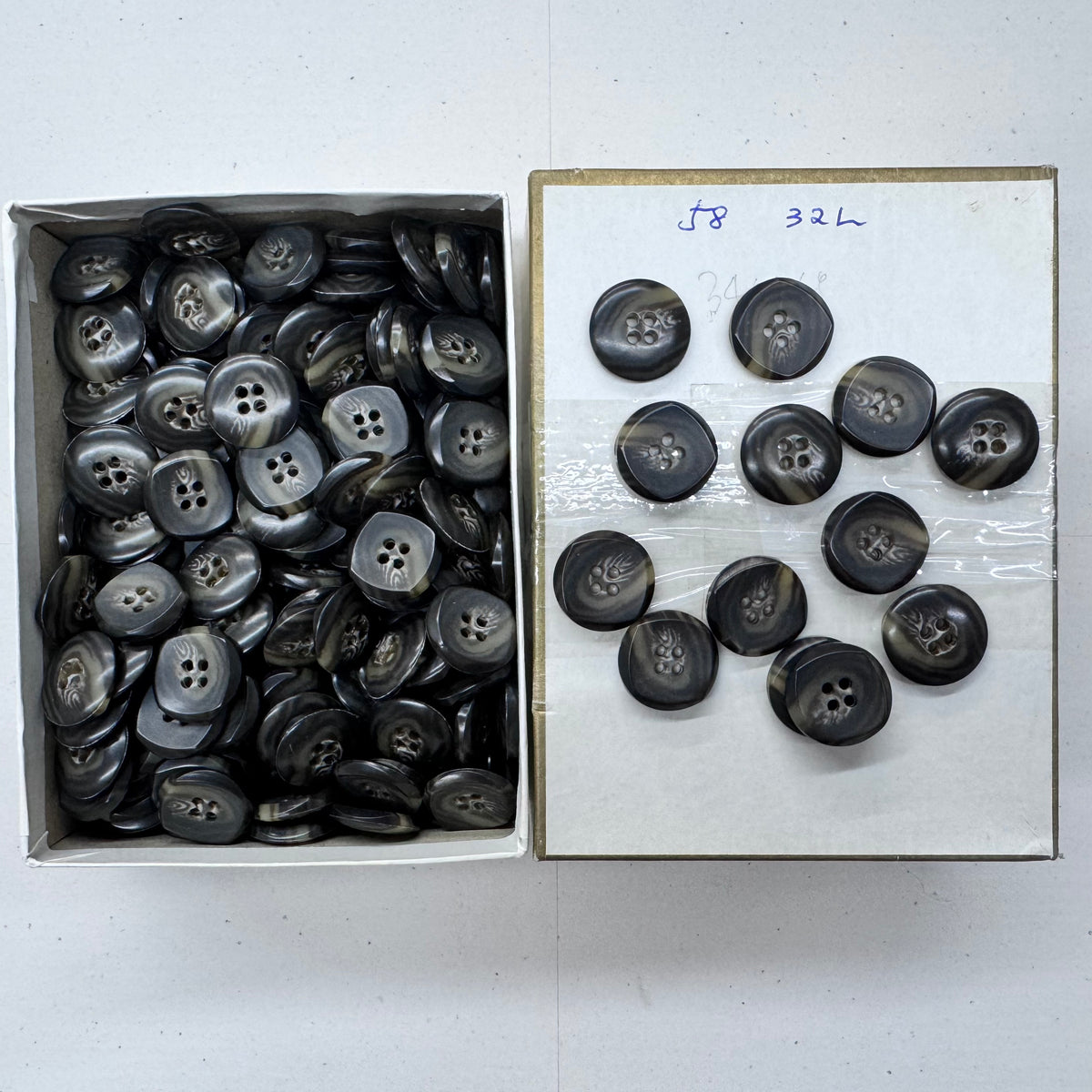 ASTRO Vintage Made in Italy 4-Hole Marbled Sewing Buttons – 24L, 30L & 32L – Wholesale Gross Boxes
