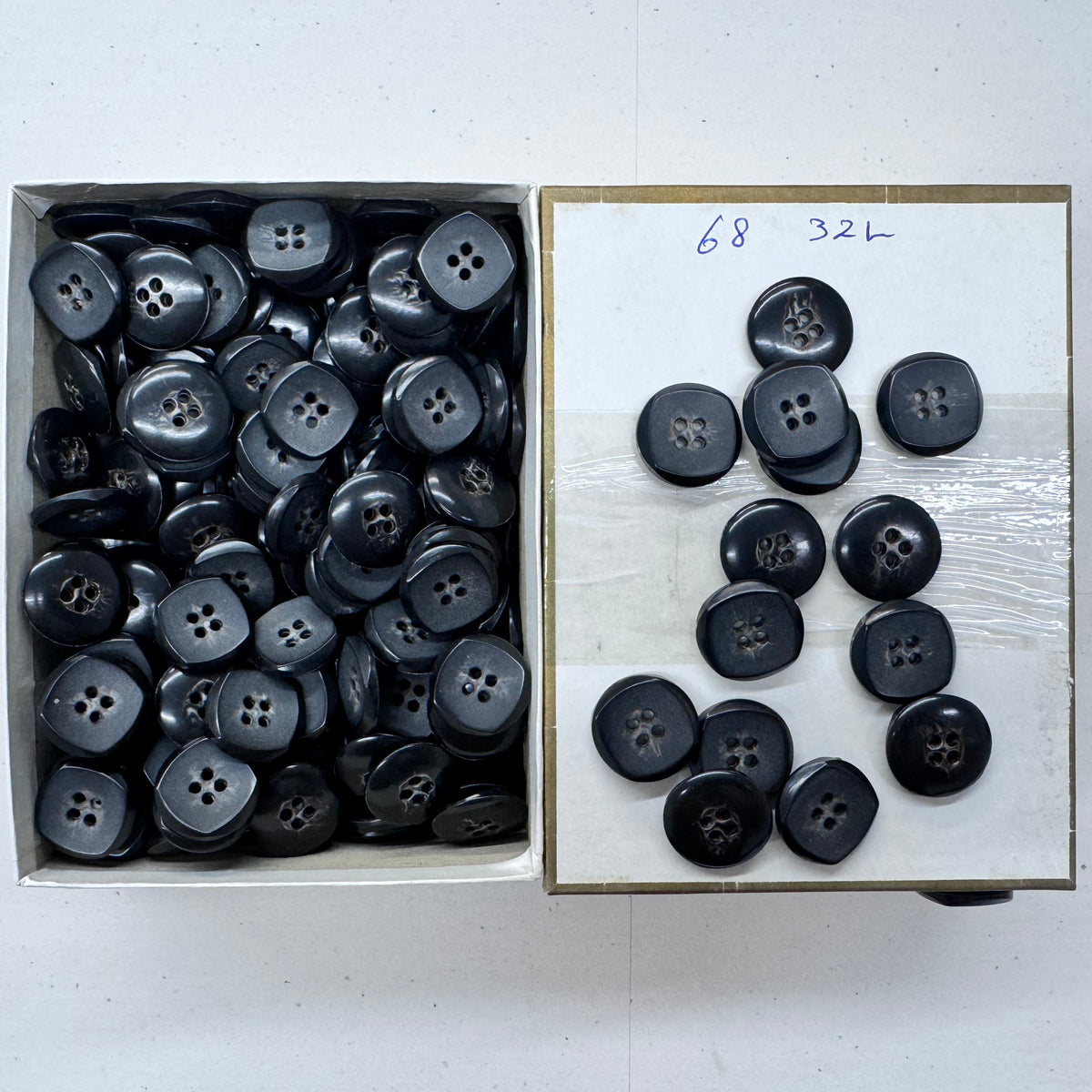 ASTRO Vintage Made in Italy 4-Hole Marbled Sewing Buttons – 24L, 30L & 32L – Wholesale Gross Boxes