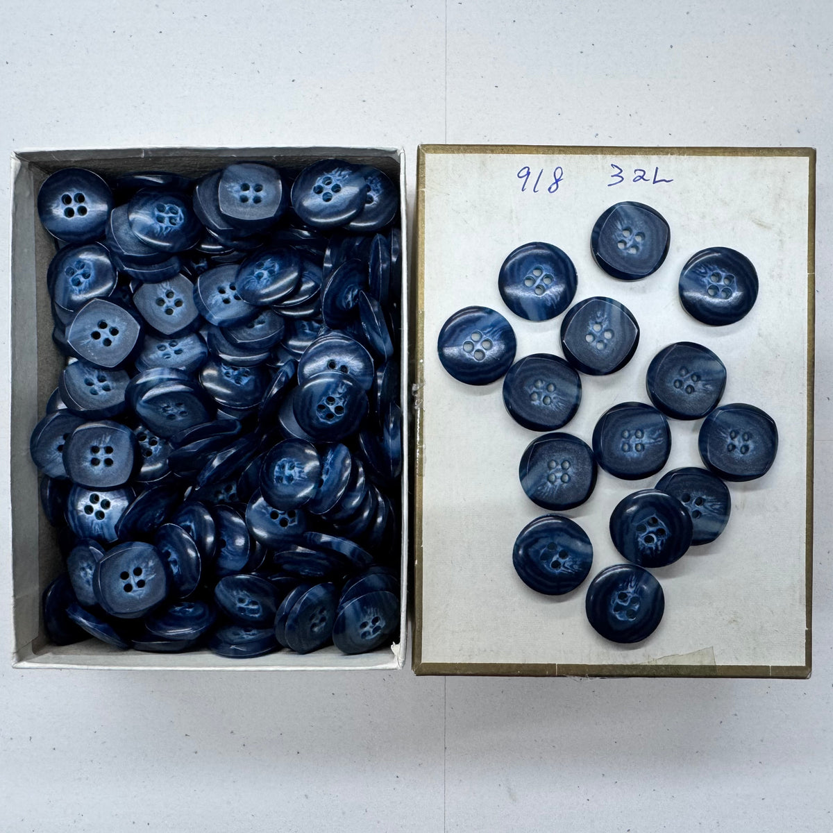 ASTRO Vintage Made in Italy 4-Hole Marbled Sewing Buttons – 24L, 30L & 32L – Wholesale Gross Boxes