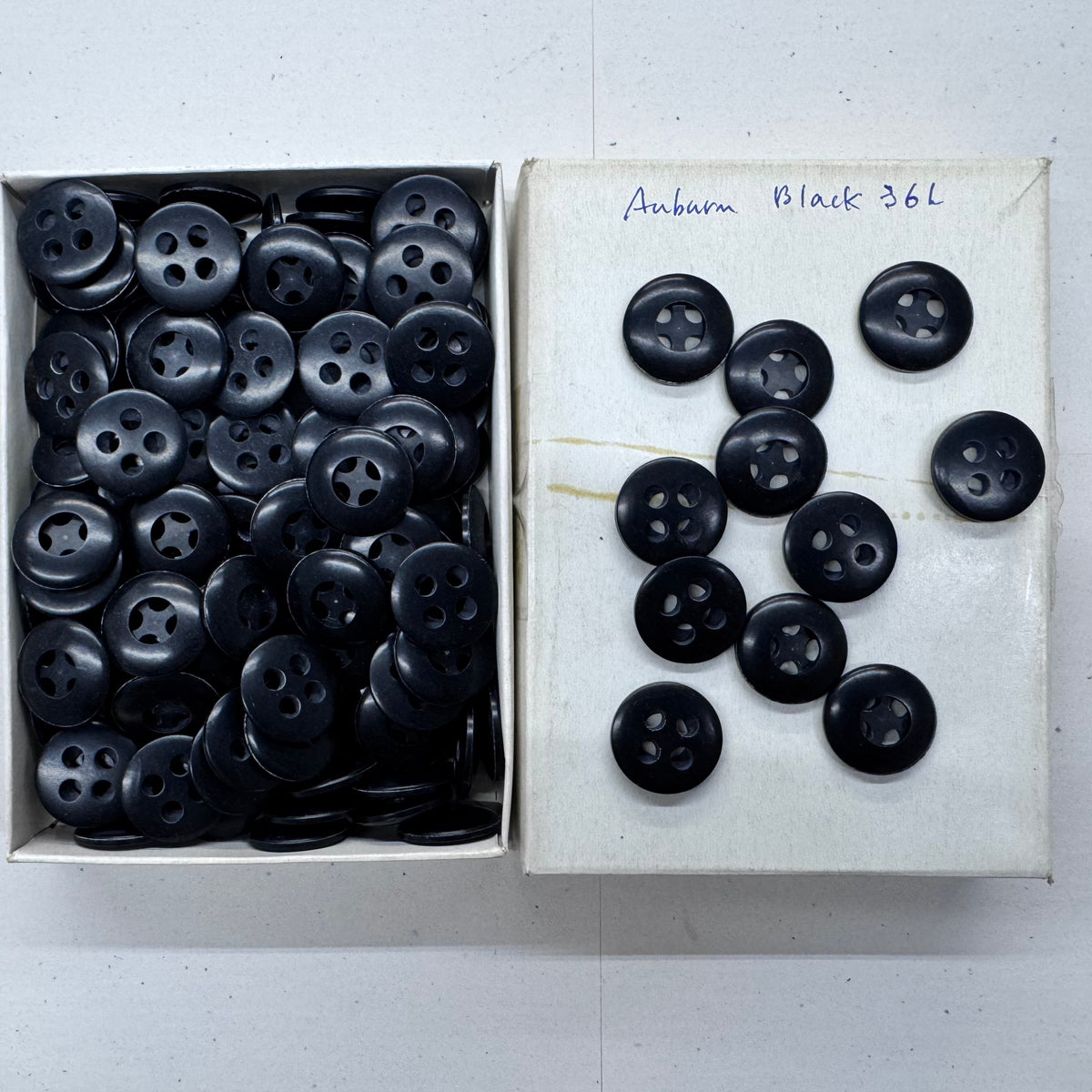 AUBURN Made in Italy 4-Hole Marbled Sewing Buttons – 30L, 36L & 40L – 1 Gross Wholesale Boxes