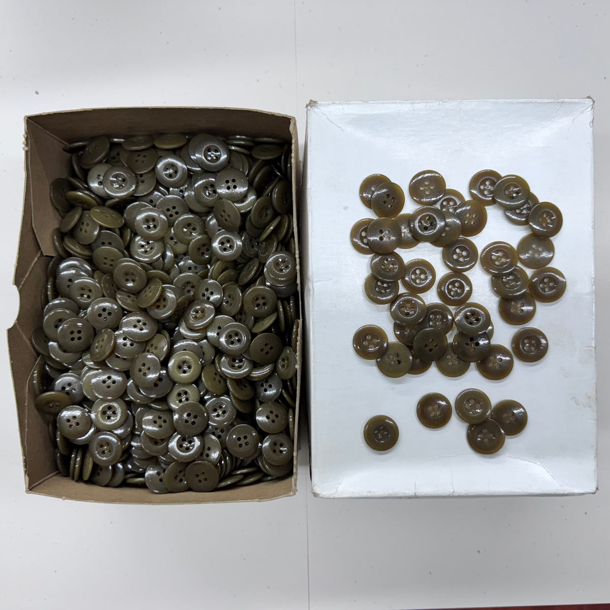 AAA 30L 19mm 4-Hole Buttons – Forest Green & Olive Drab – Made in Korea – 10 Gross Box